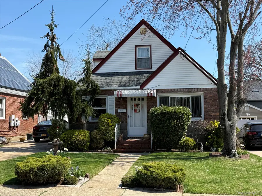 495 Harding Avenue, West Hempstead, NY 11552 - #2