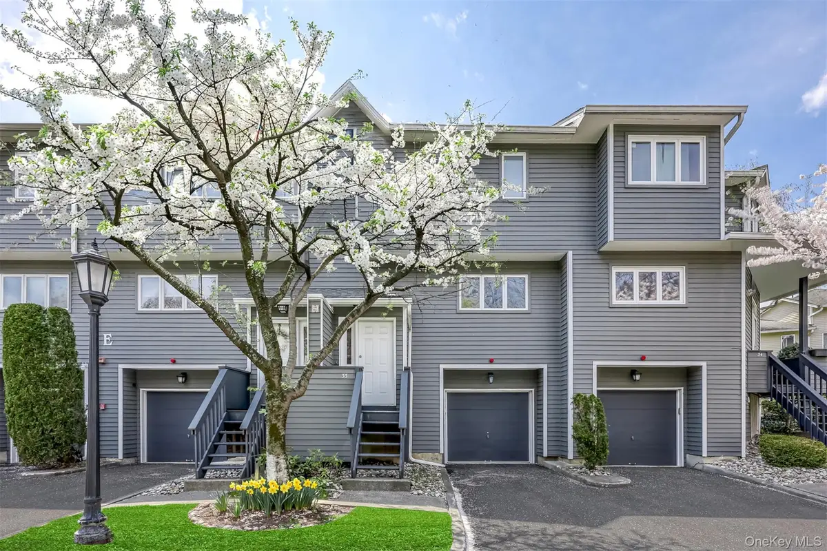 33 Village Green, Bardonia, NY 10954 - #1