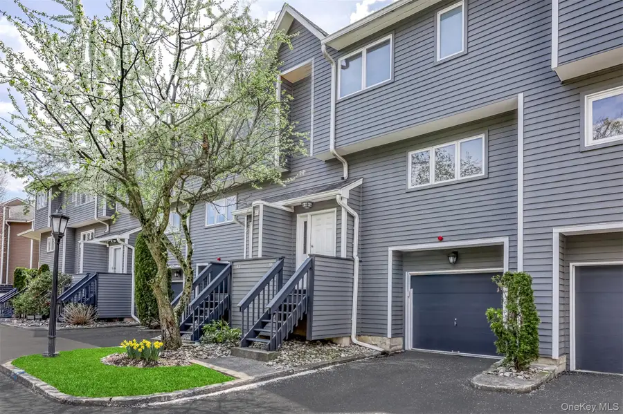 33 Village Green, Bardonia, NY 10954 - #2