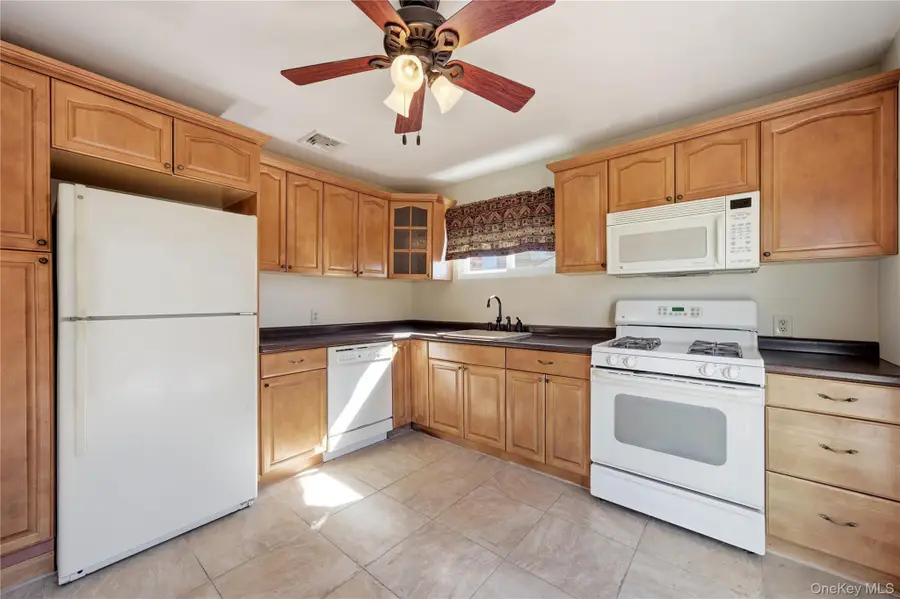 802 Nebraska Avenue, Bay Shore, NY 11706 - #3