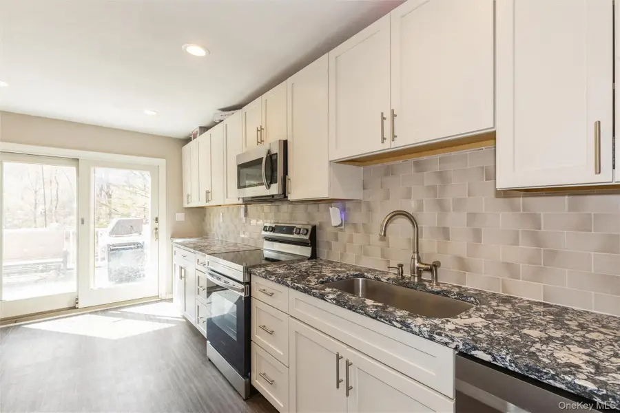 8 Water Road, Rocky Point, NY 11778 - #3