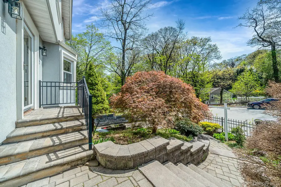 210 Mill Dam Court, Centerport, NY 11721 - #3