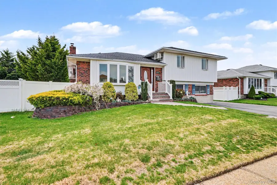 126 Washington Street, Farmingdale, NY 11735 - #2