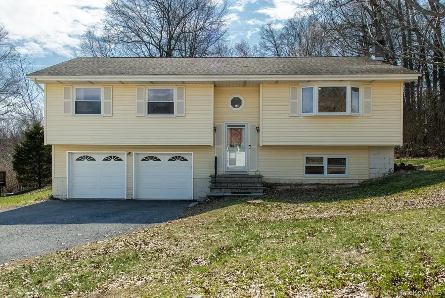 6 Lenny Court, Wappingers Falls, NY 12590 - #2