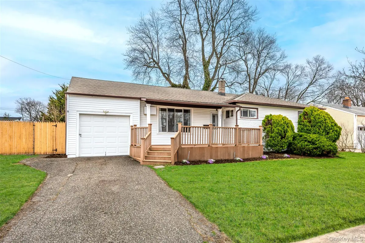 1091 Gardiner Drive, Bay Shore, NY 11706 - #1
