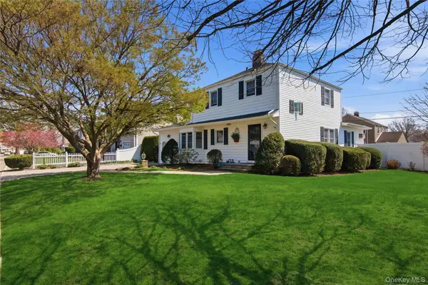 44 Magnolia Street, Westbury, NY 11590