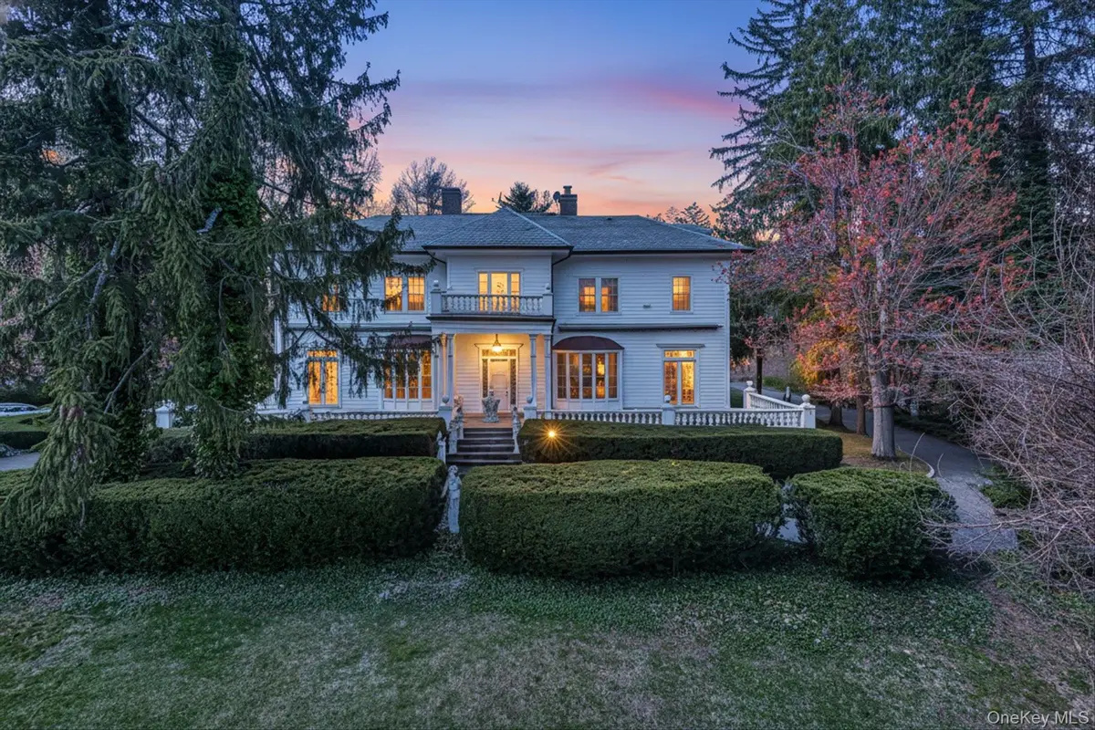 365 E Shore Road, North Hempstead, NY 11023 - #1