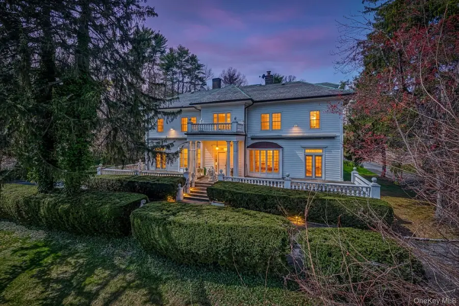 365 E Shore Road, North Hempstead, NY 11023 - #2