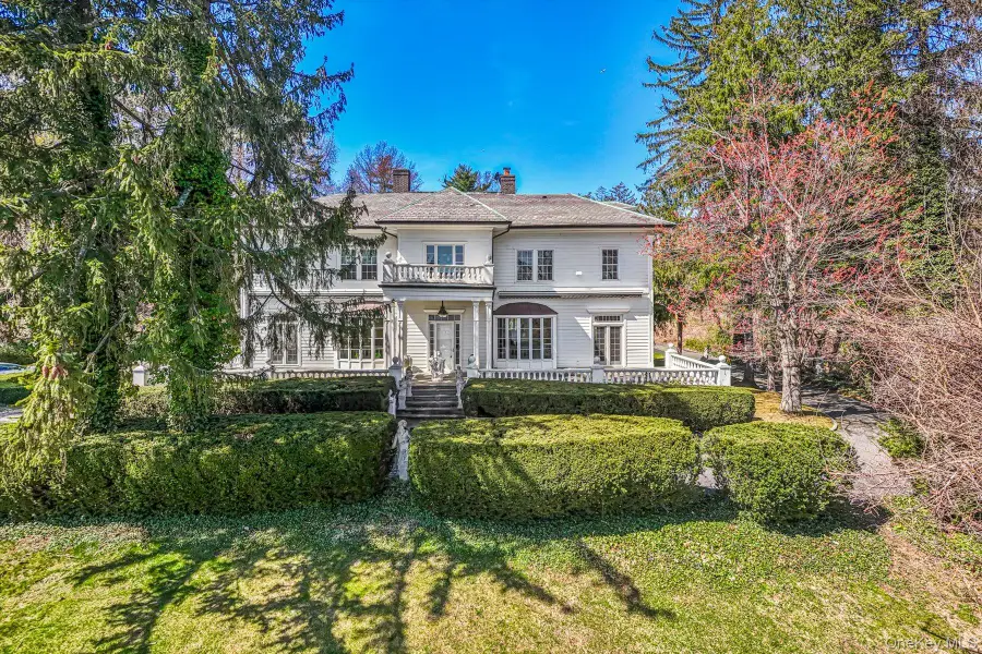 365 E Shore Road, North Hempstead, NY 11023 - #3