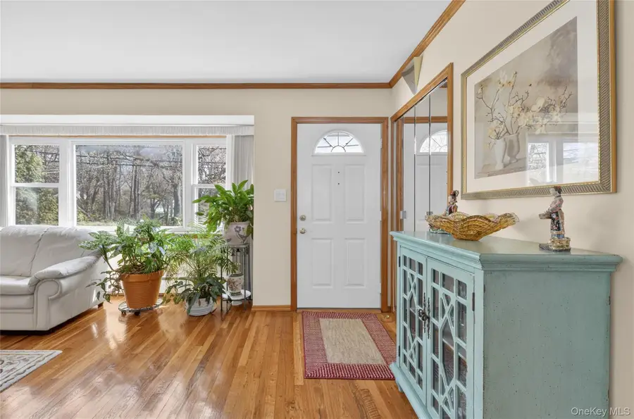 141 Cold Spring Road, Syosset, NY 11791 - #3