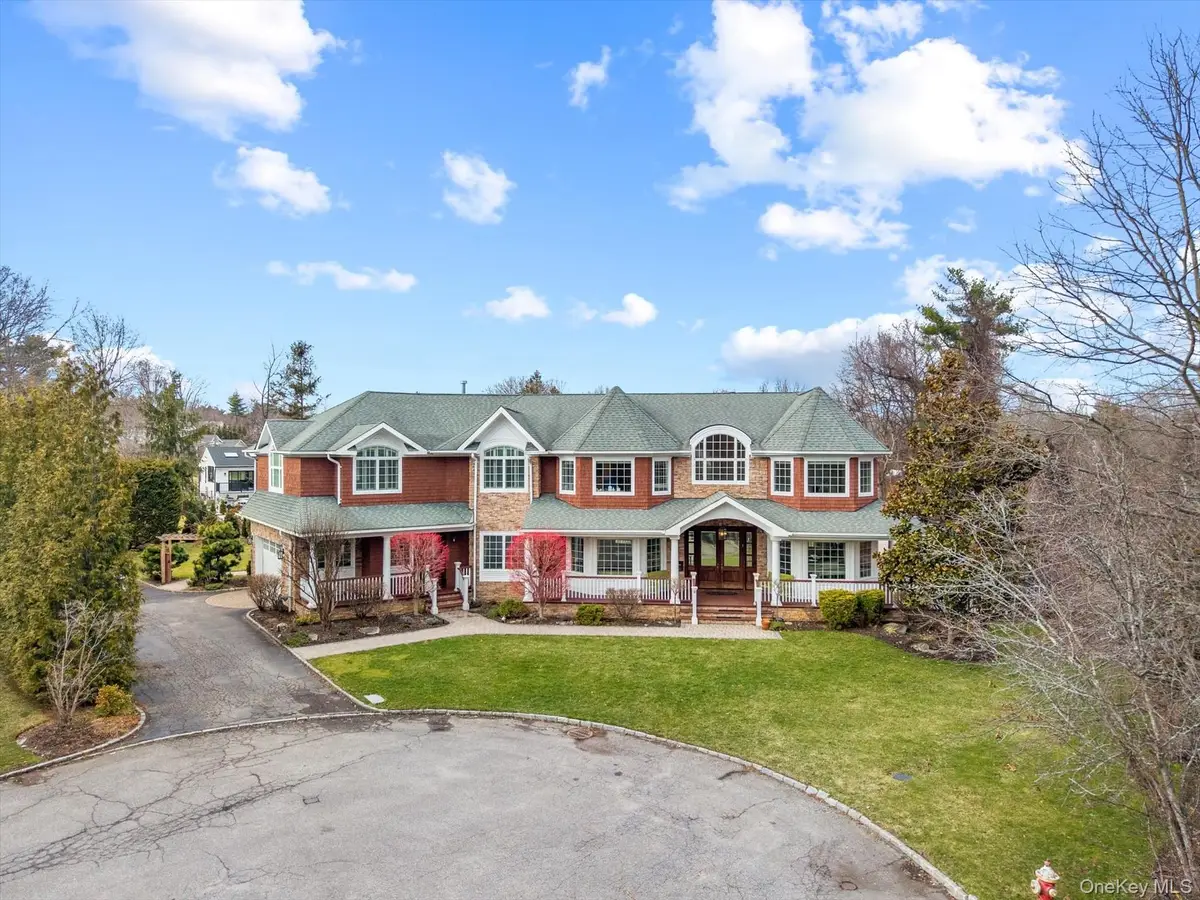 98 Swan Court, East Hills, NY 11576 - #1