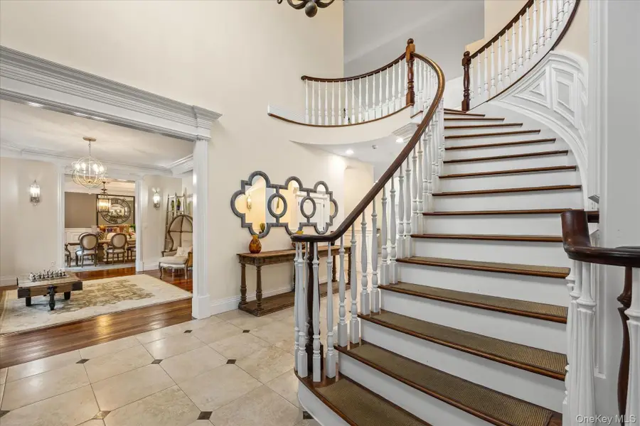 98 Swan Court, East Hills, NY 11576 - #3