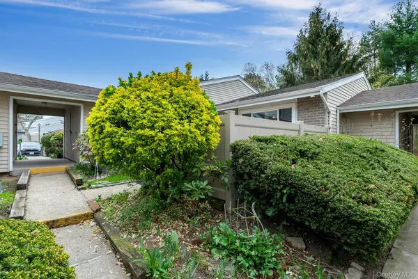 210 Springmeadow Drive #J, Holbrook, NY 11741