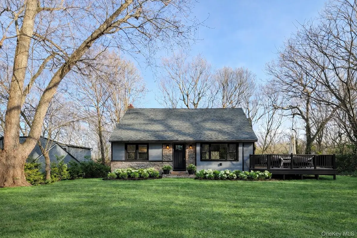 33 Tuscarora Drive, Centerport, NY 11721 - #1