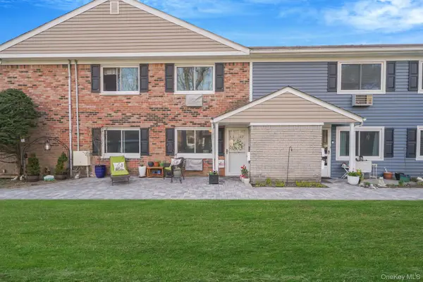 40 W 4th St #103, Patchogue, NY 11772