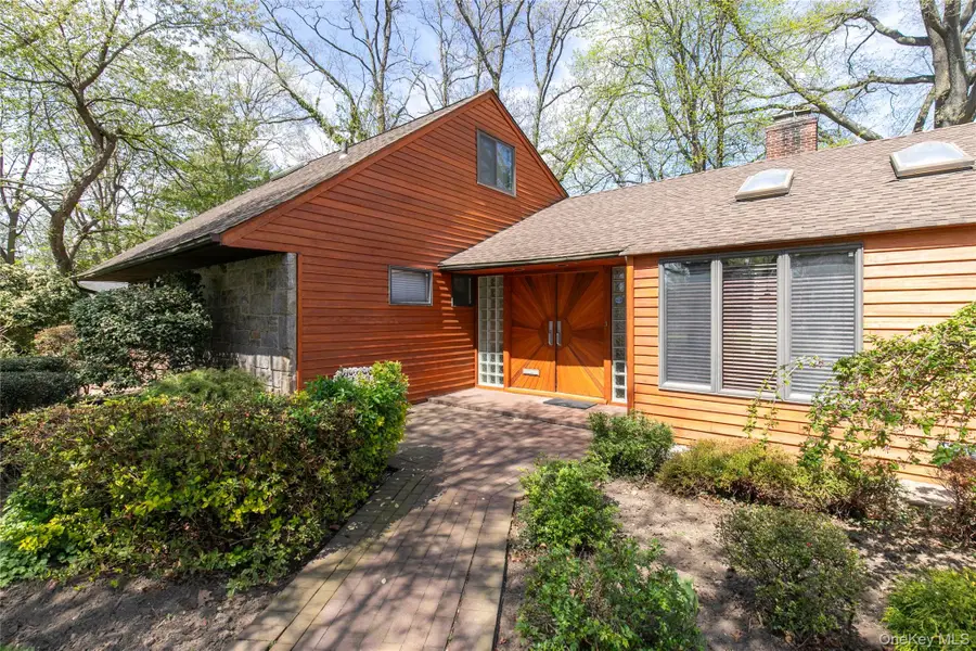 20 Old Farm Road, Great Neck, NY 11020 - #3