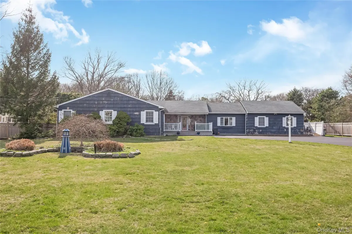 590 Lincoln Avenue, Sayville, NY 11782 - #1