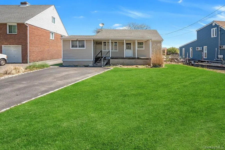 144 W Lake Drive, Lindenhurst, NY 11757 - #3