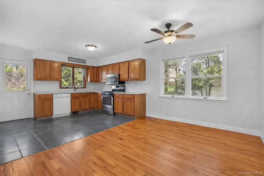 21 W Division Street, Greenwich, CT 06830 - #3