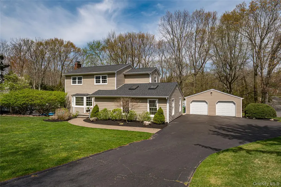 18 Pilgrim Drive, Port Jefferson, NY 11777 - #2