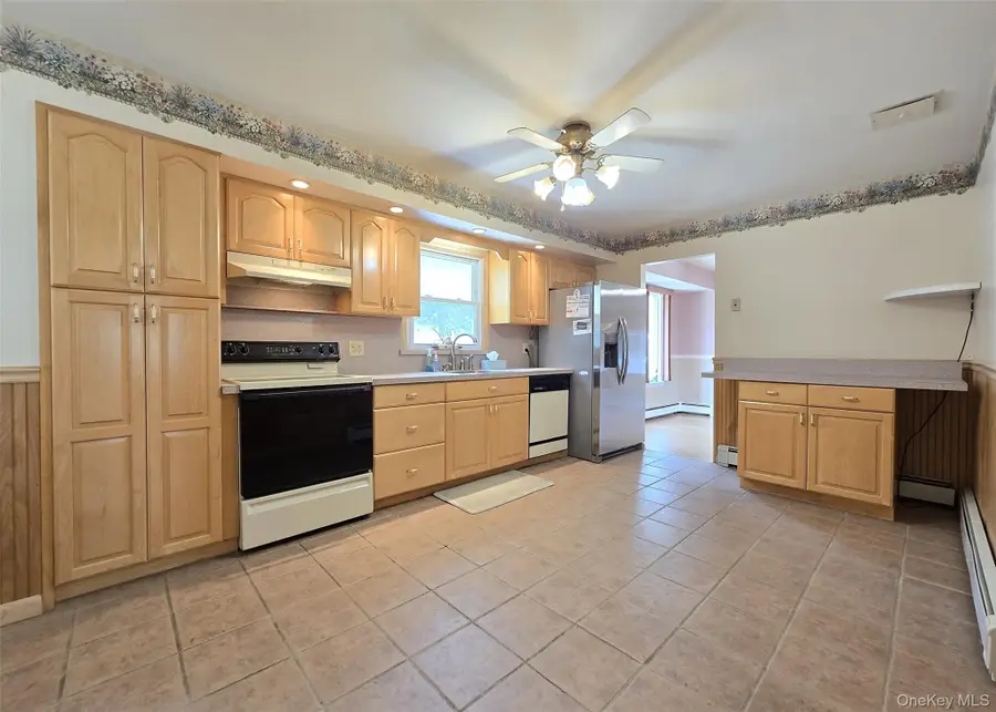 240 N 3rd Street, Ronkonkoma, NY 11779 - #3