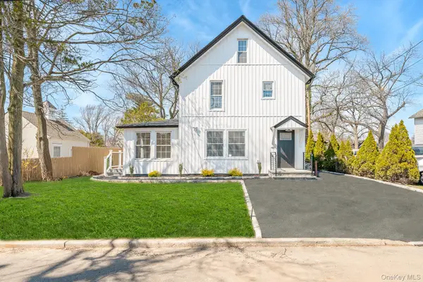 227 N Railroad Avenue, Babylon, NY 11702