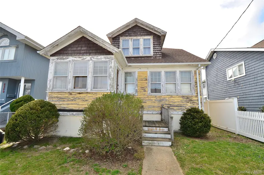 2586 Riverside Drive, Wantagh, NY 11793 - #3