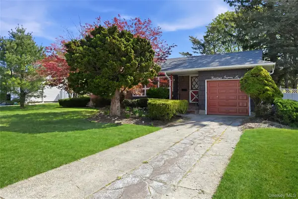 19 Gaymor Lane, Commack, NY 11725