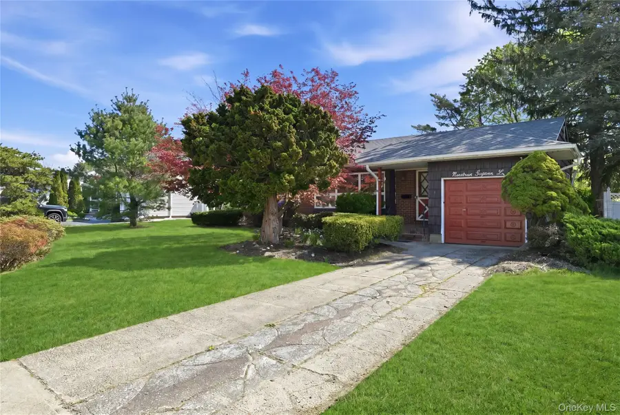 19 Gaymor Lane, Commack, NY 11725 - #2