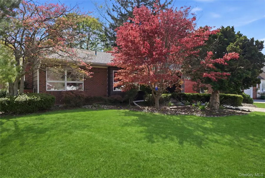 19 Gaymor Lane, Commack, NY 11725 - #3