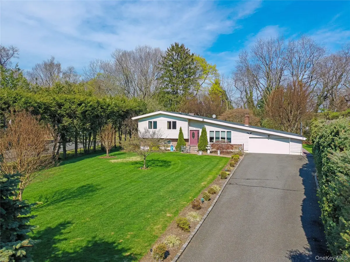 11 Laurie Place, Glen Cove, NY 11542 - #1