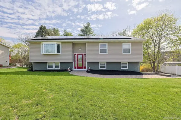 4 North Drive, Poughkeepsie, NY 12603