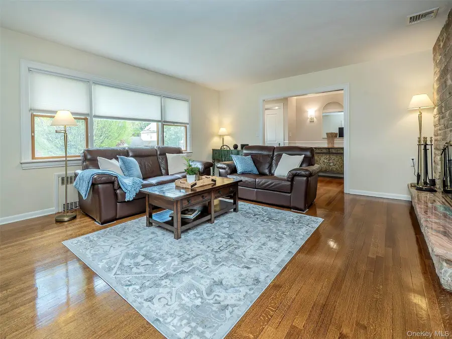 5 Fairfield Avenue, Port Washington, NY 11050 - #3