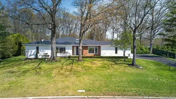 161 Yukon Drive, Woodbury, NY 11797