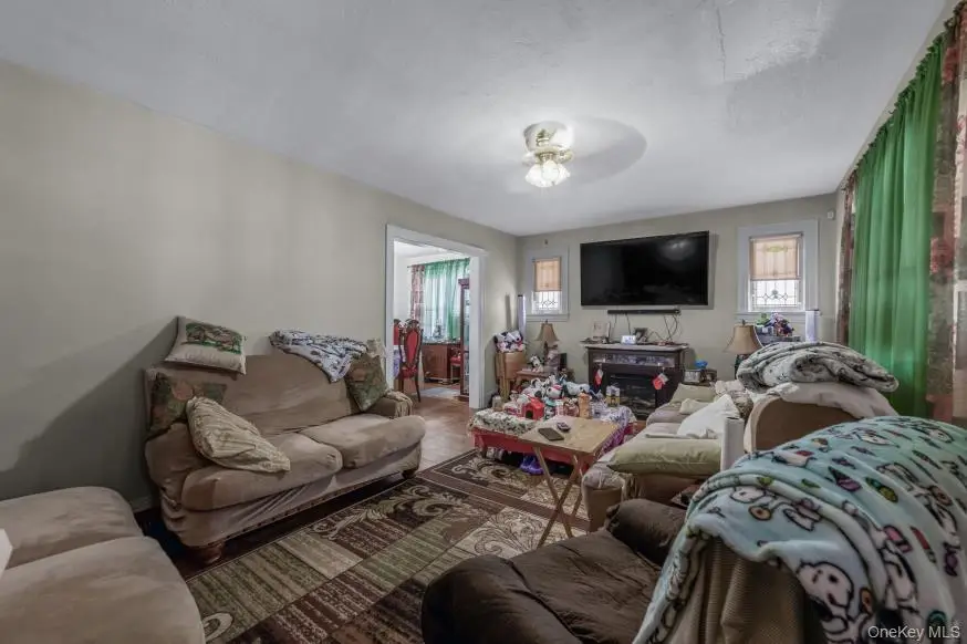 20 Nassau Boulevard, Malverne, NY 11565 - #3