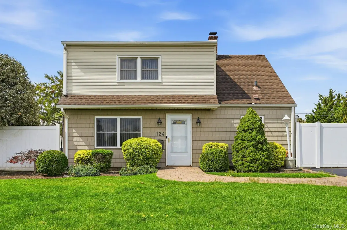 124 Saddle Lane, Levittown, NY 11756 - #1