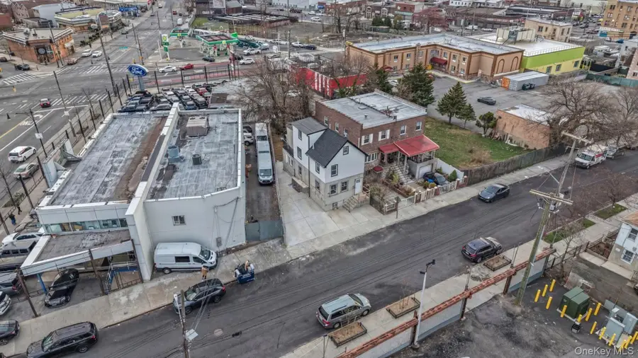 1148 E 211th Street, Bronx, NY 10469 - #2