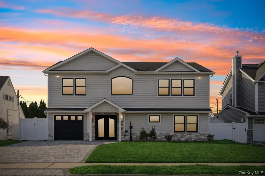 129 Tardy Lane S, Wantagh, NY 11793 - #3