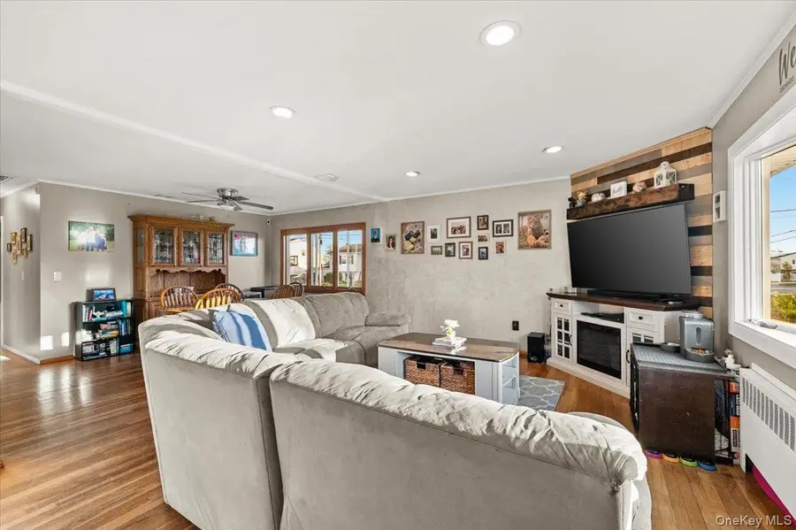 719 Catskill Avenue, Lindenhurst, NY 11757 - #3