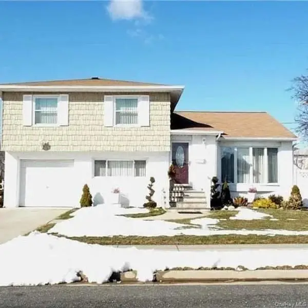 128 Cedar Street, Freeport, NY 11520