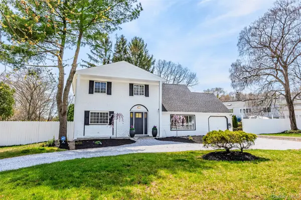 2 Grove Avenue, Coram, NY 11727