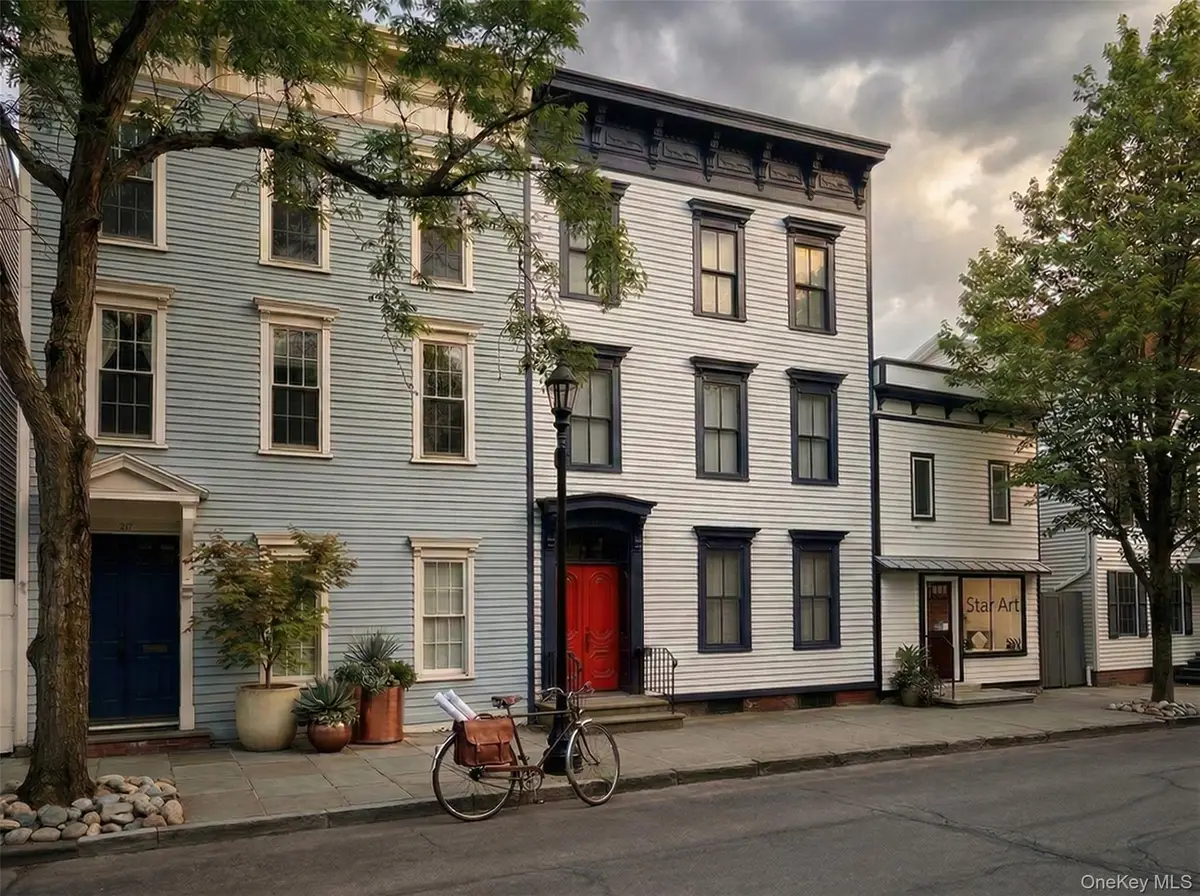 125 Warren Street, Hudson, NY 12534 - #1