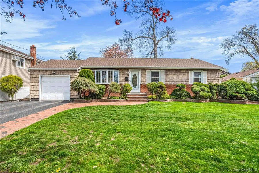 21 Norman Street, Lynbrook, NY 11563 - #2