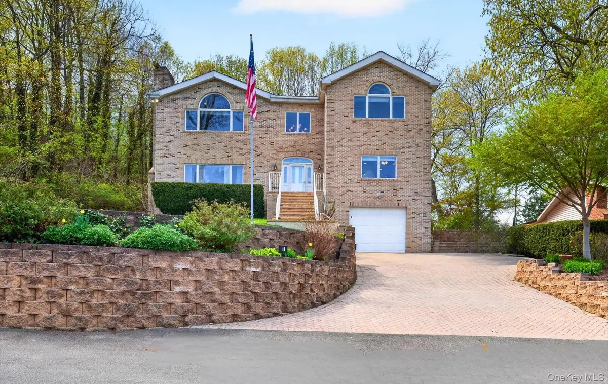 16 E Slope Road, Bayville, NY 11709 - #1