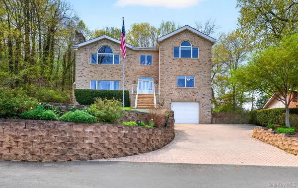 16 E Slope Road, Bayville, NY 11709