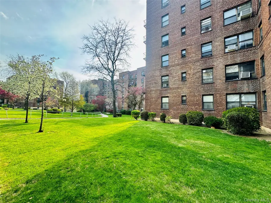 2518 Union Street #2E, Flushing, NY 11354 - #3