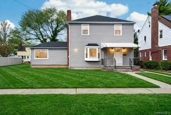 59 Broadfield Road, Hempstead, NY 11550