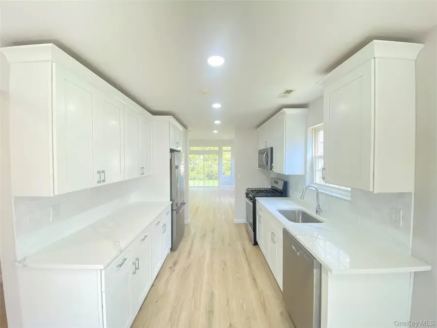 10 Gettysburg Drive, Port Jefferson Station, NY 11776 - #3