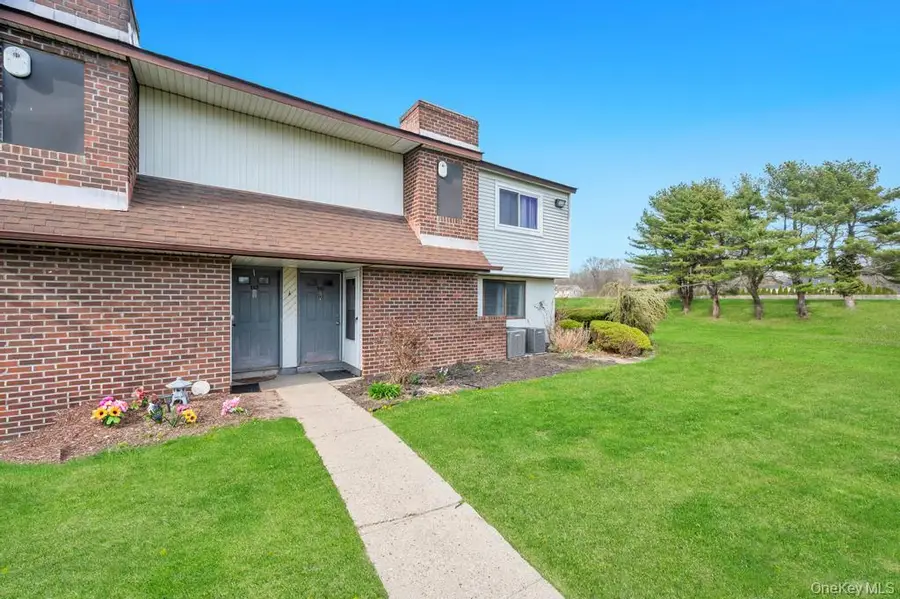 109 Pointe Circle S #109, Coram, NY 11727 - #3