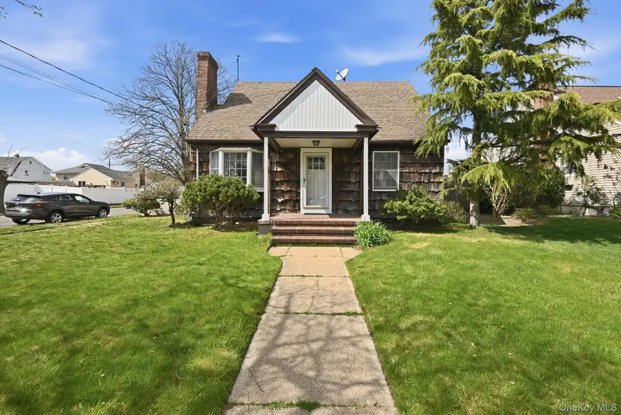 612 Hughes Street, Bellmore, NY 11710 - #3